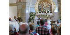 Nachfeier des Mährisch-Neustädter Wachsstockfestes an der Weingartenkapelle (Foto: Karl-Franz Thiede)